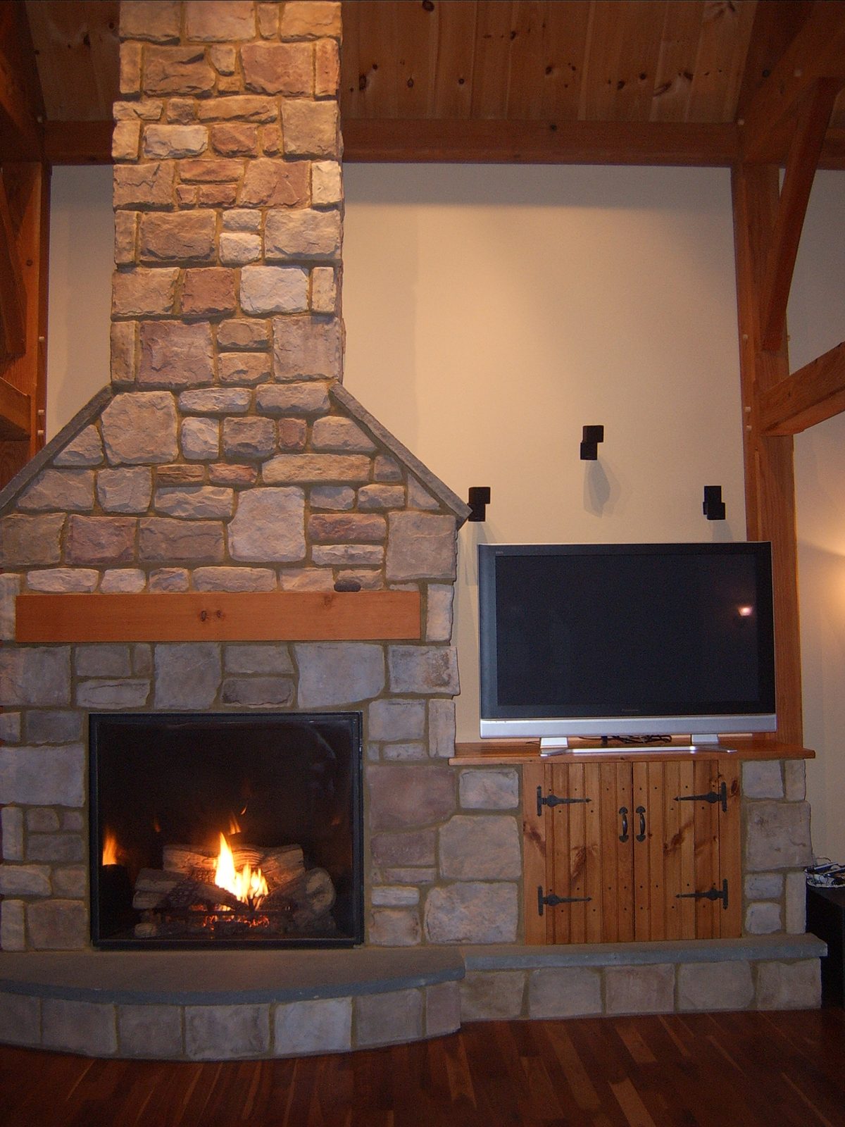 Fireplaces project by Duff Builders