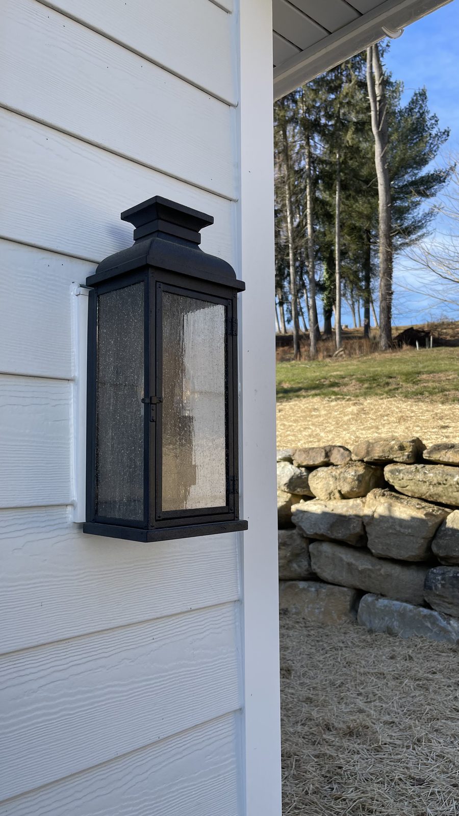 Tray ceiling and farmhouse-plank detail